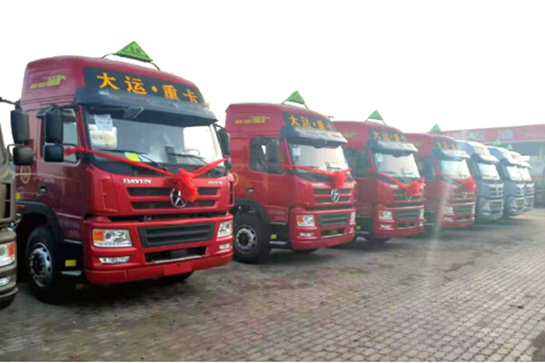 防隱患 危險(xiǎn)品運(yùn)輸車輛安全注意事項(xiàng)