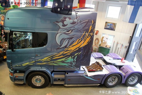 卡車彩繪個性鮮艷 打造流動風(fēng)景線