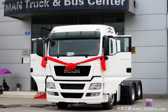 德國(guó)曼成都交付TGX牽引車(chē)