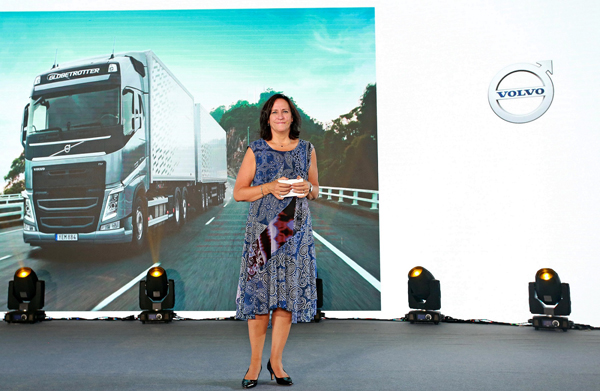 Dֿ֠܇Ї^(q)Christina Hallinڑco.jpg