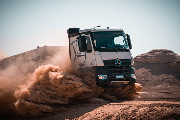 D4 ԽҰԇ{÷ِ˹-YArocsĮa(chn)Ʒ(yu)ڷb·ϵõMµչF(xin).jpg