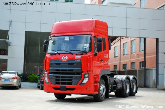 廣東地區(qū)第一輛 UD酷騰6X4牽引車