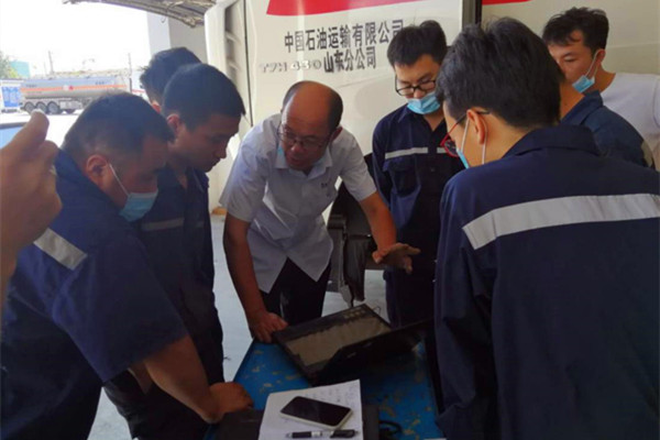 以服務(wù)促銷售:豪沃青島分公司走訪培訓中石油